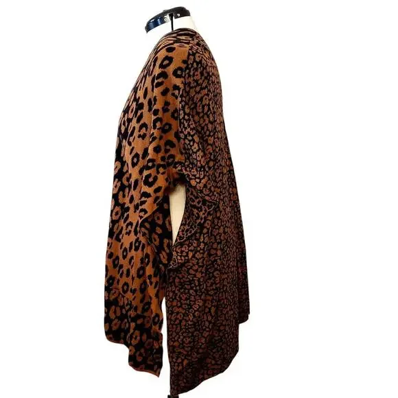 Chico's Animal Print Jacquard Ruana Shawl Sweater w/ Matching Bag | Size L/XL - Picture 5 of 11